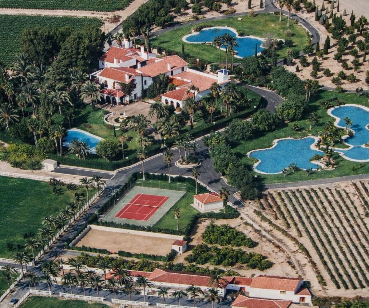 Luxury Equestrian Estate with Magnificent Cortijo.
