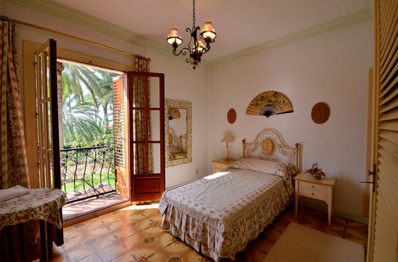 Luxury Equestrian Estate with Magnificent Cortijo.