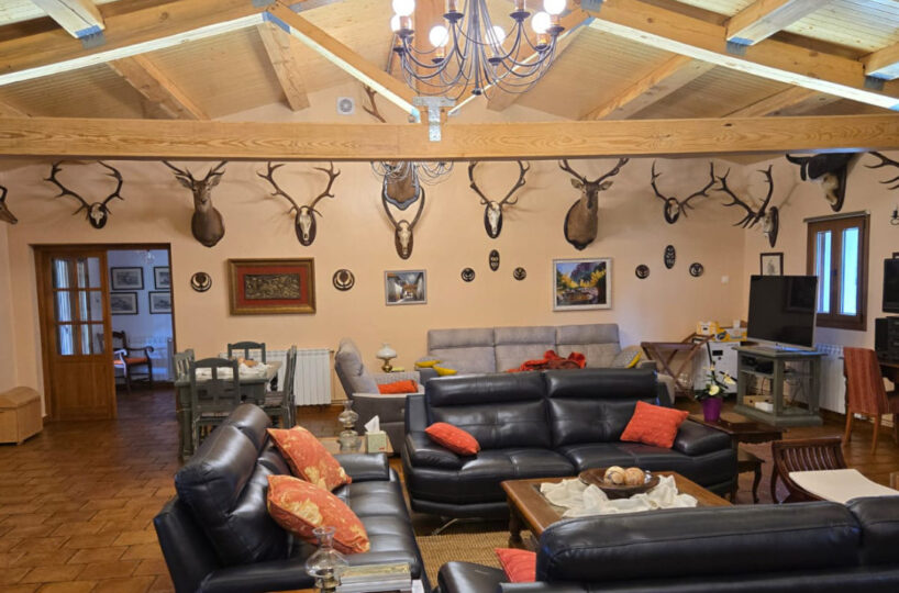 High-Value Estate in a Unique Natural Setting.
